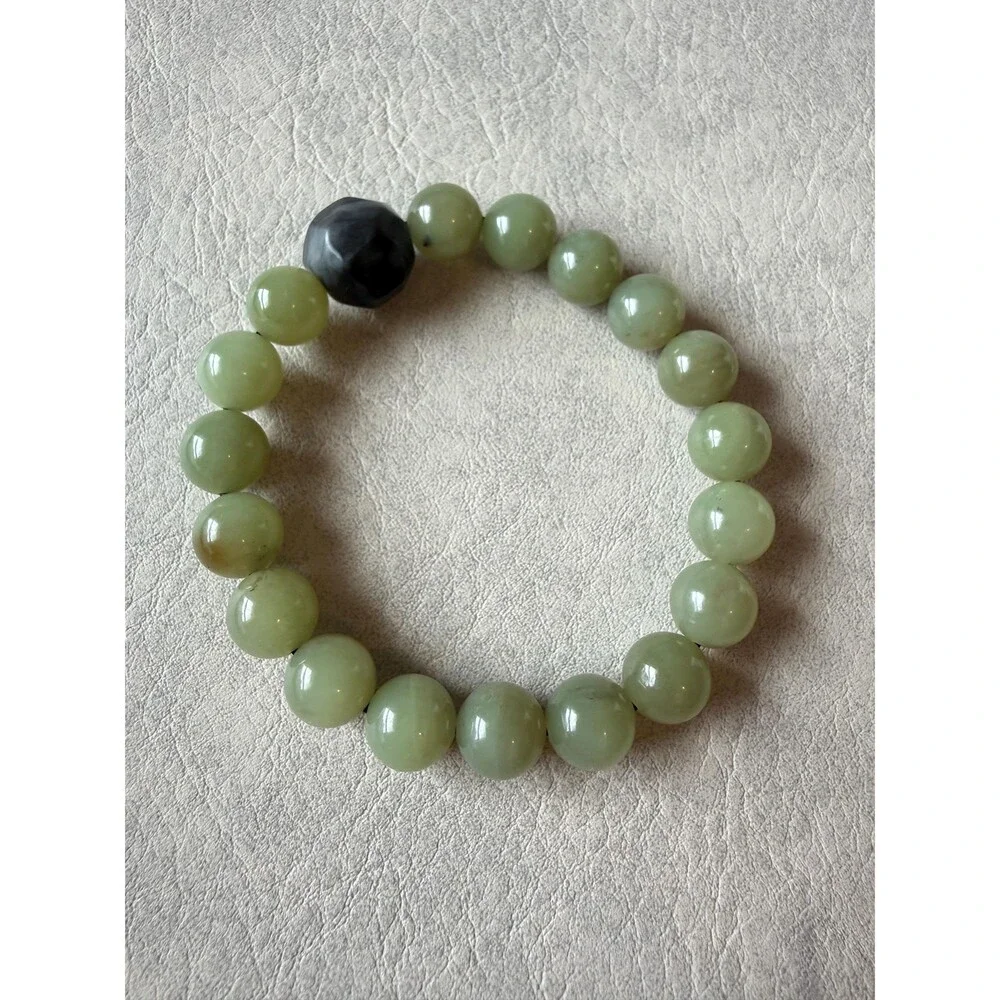 Natural icy Green Nephrite Jade Bracelet Ink Jade Accent Bead 10mm Celadon - Picture 5 of 8